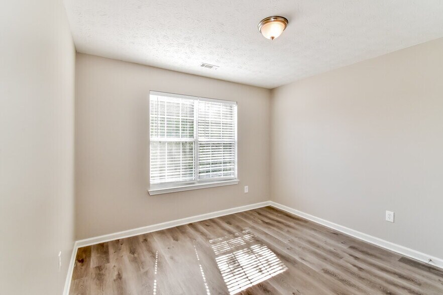 Building Photo - 11752 Spring Lake Way