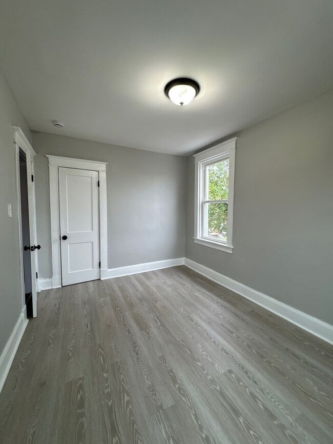 Building Photo - 3 Bedroom, 21206