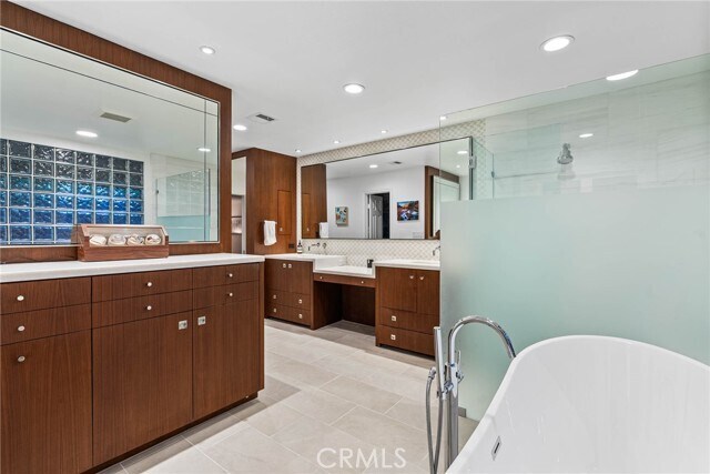 Building Photo - 1800 Glenwood Ln