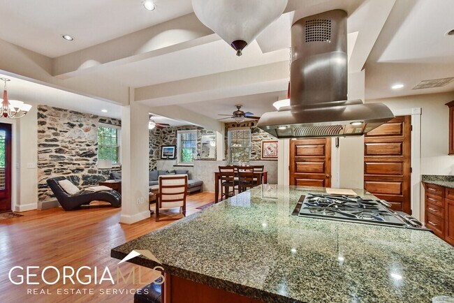 Building Photo - 841 Argonne Ave NE