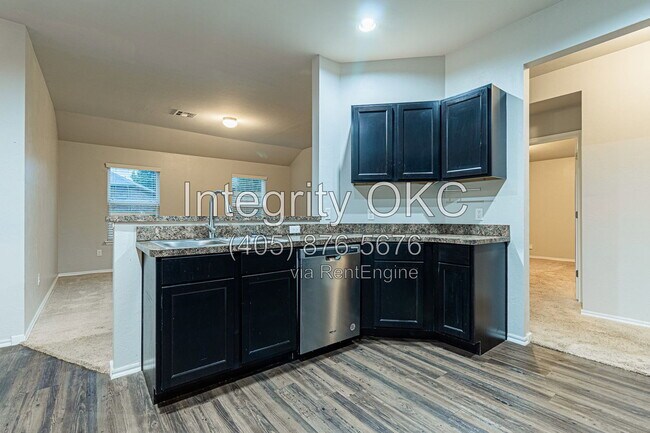 Building Photo - 13233 Bridgewater Dr