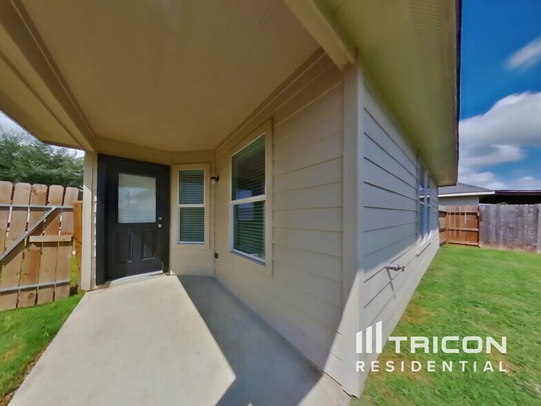 Building Photo - 21414 Jamals Way