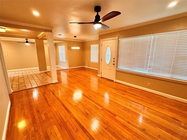 Building Photo - 4037 Woodfox St