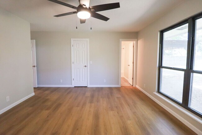 Building Photo - Beautifully Redone 3 Bedroom South Tulsa H...