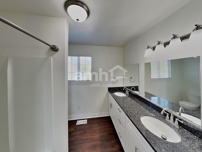 Building Photo - 436 N 2150 W