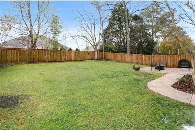 Building Photo - 486 Sussex Dr SW