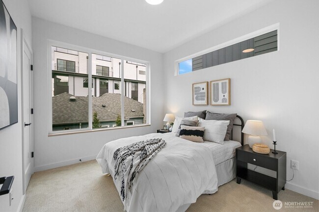 Building Photo - New Luxury Townhome in Seattle 2bed/2bath ...