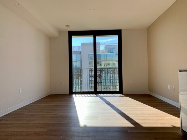 Building Photo - A'ali'i: Studio Condo w/ 1 Parking - Brand New Building in Kakaako