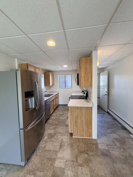 Building Photo - 1011 River Dr