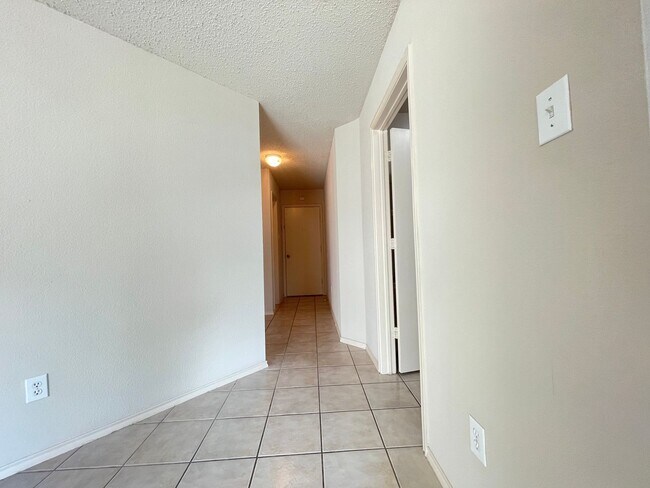 Building Photo - Keller ISD-5 BED, 4 BATH-AMAZING PRICE!