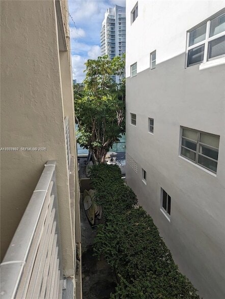 Building Photo - 1441 Lincoln Rd