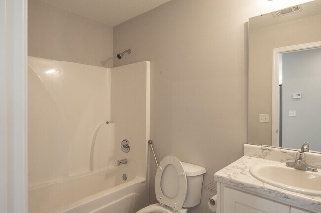 Building Photo - 7020 White Pine Ave