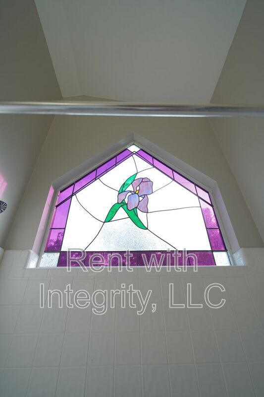 Building Photo - 1908 Wagon Wheel Cir E