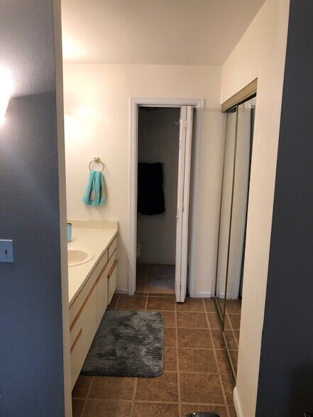 Building Photo - 20 S Boulder Cir