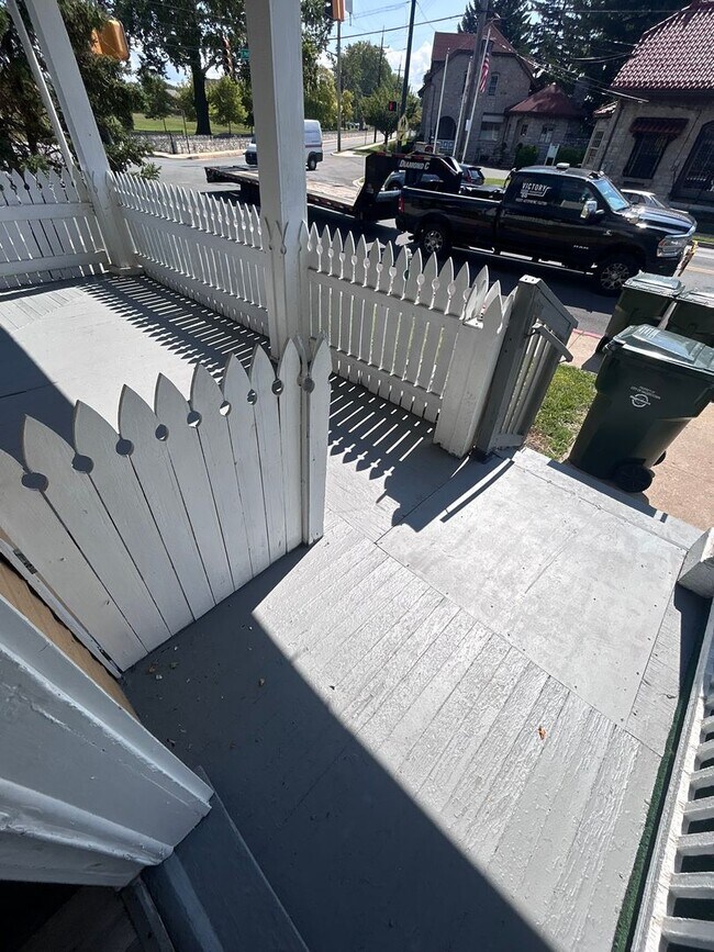 Building Photo - 605-609 S Potomac St
