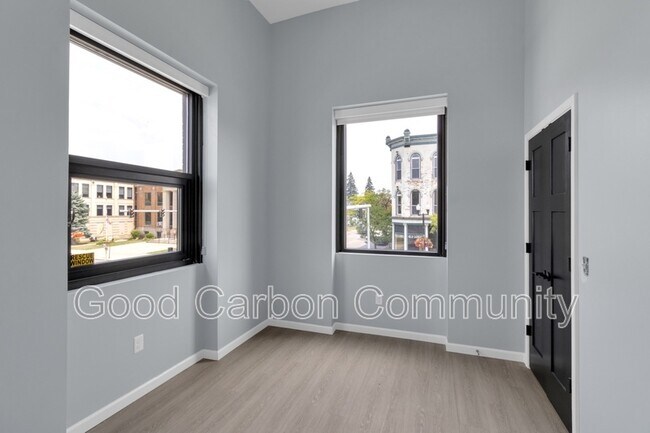 Building Photo - 401 Central Ave