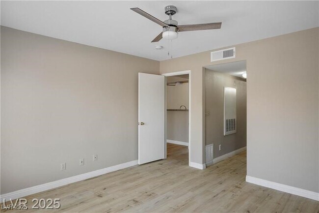 Building Photo - 1575 W Warm Springs Rd