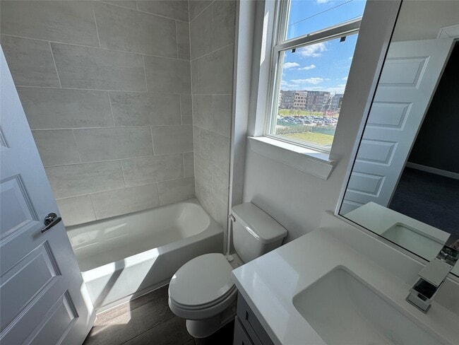 Building Photo - 304 Jensen Dr