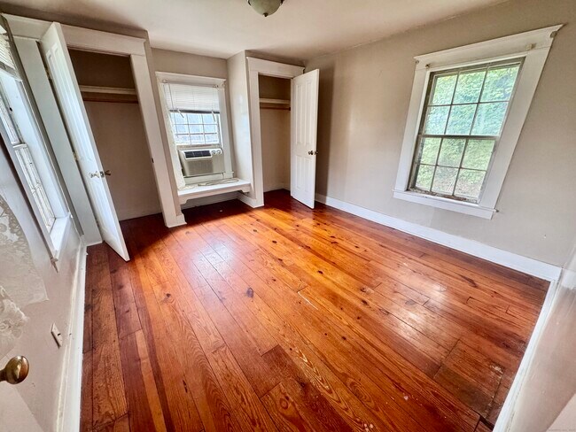 Building Photo - 111 Rockwell St