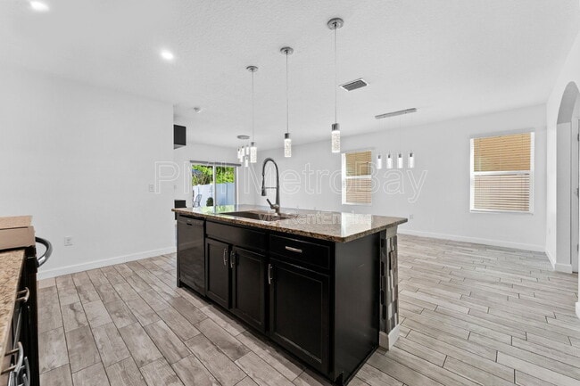 Building Photo - 105 Lacewing Pl