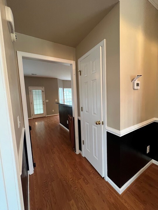 Building Photo - 570 Batty Way
