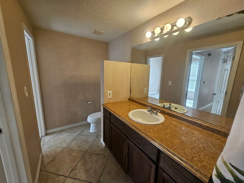 Building Photo - 5525 Pga Blvd