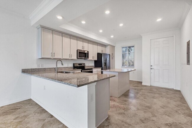 Building Photo - 14061 Heritage Landing Blvd