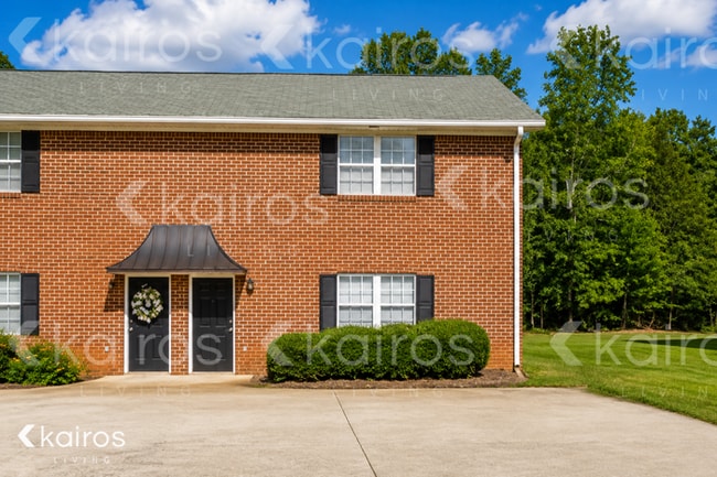 Building Photo - 197 Fawn Dr