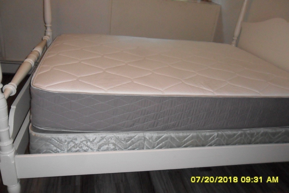 Apt 1 - BR 1 full size bed - 523 E State St