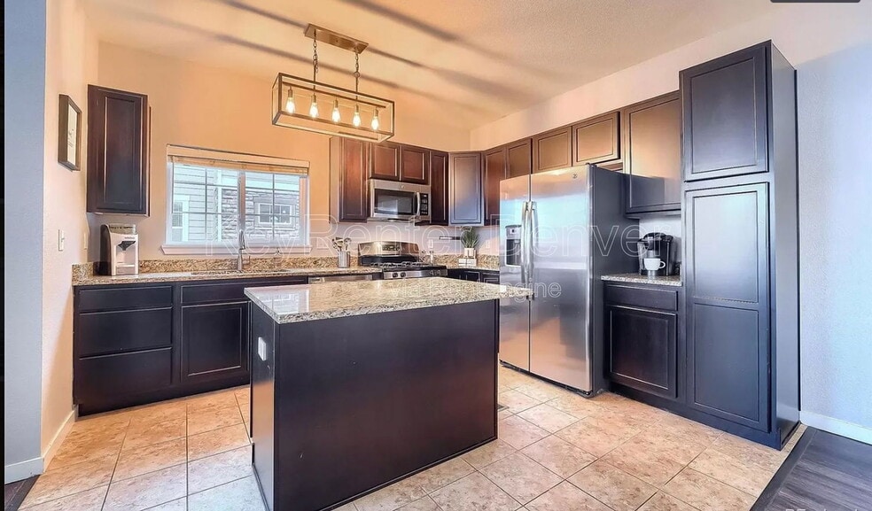 Building Photo - 12872 Jasmine St