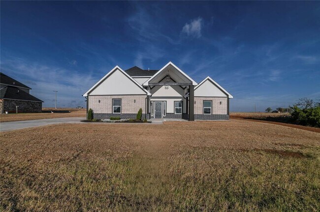 Building Photo - 4715 White Tail Ct