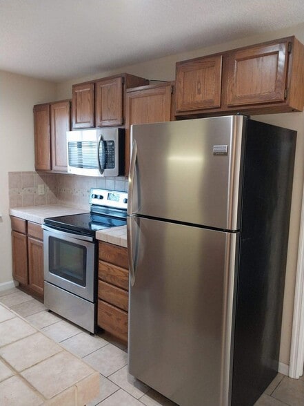 Building Photo - 106 Car Mol Dr