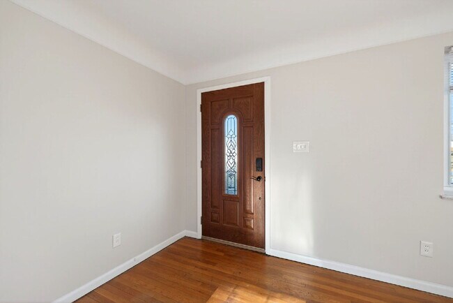 Building Photo - 8980 Cherry Blossom Ln