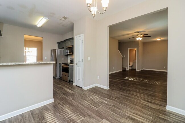 Building Photo - 97 Moss Way