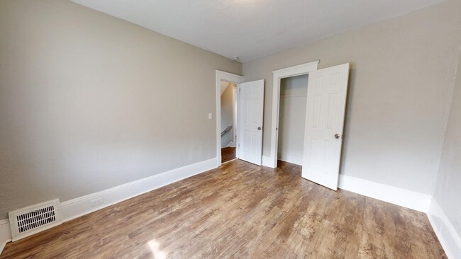 Building Photo - Lease to own! 5 bedroom/1 bath, Old Brooklyn.