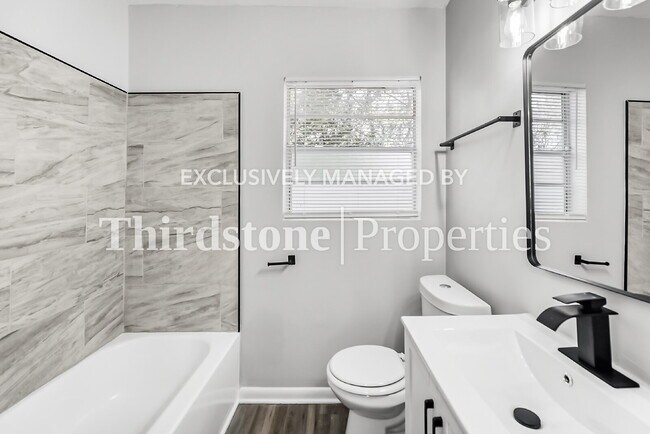 Building Photo - 1093 Prospect St