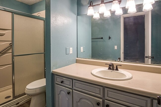 Building Photo - Lake DeSoto Area | Home |Unfurnished