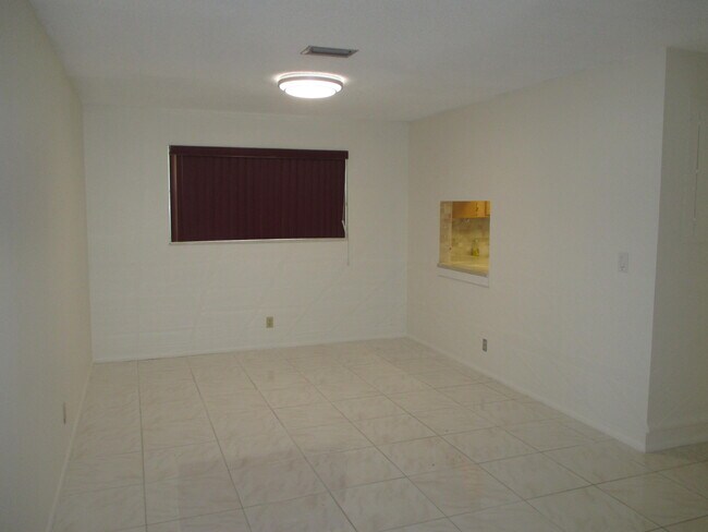 Building Photo - 124 Lake Irene Dr