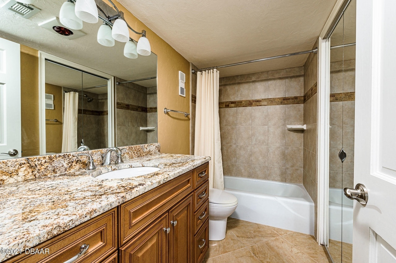 Bathroom #1 (Guest Bedroom Full Bath - 1415 Ocean Shore Blvd