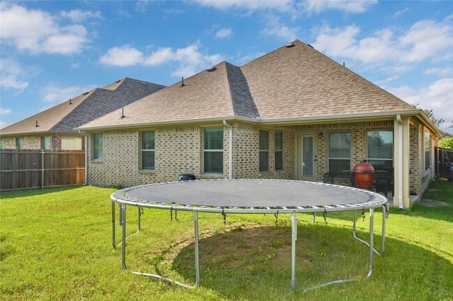 Building Photo - 2121 Victoria Ln