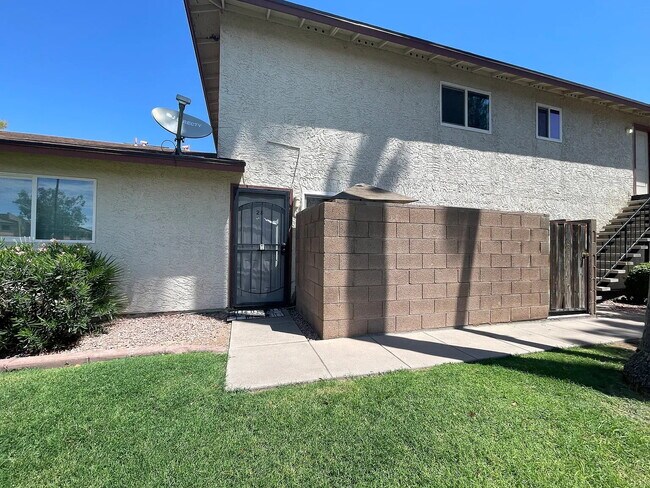Building Photo - Prime Mesa Location with Community Pool & Strong Rental Appeal