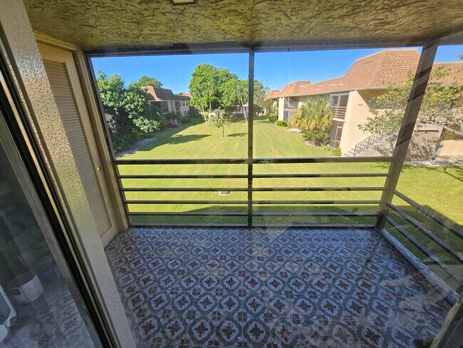 Building Photo - 1301 NW 12th Ave