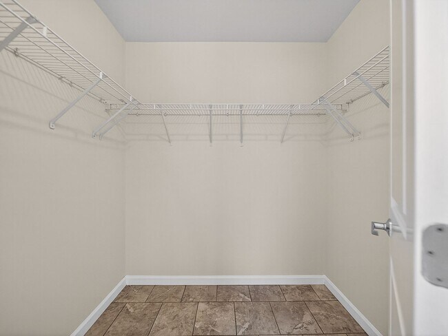 Building Photo - FOR RENT 3111 NYLOR RD SE APT 104