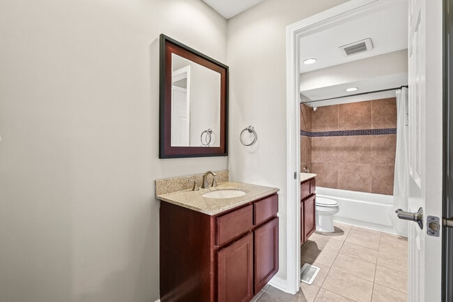 Building Photo - 7918 Knottingham Cir