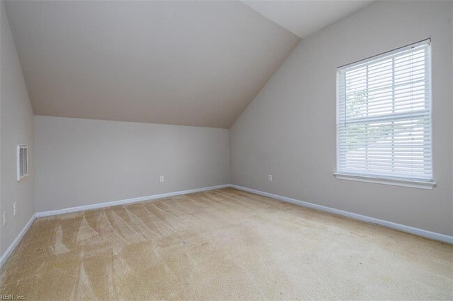 Building Photo - 5819 Woodside Ln