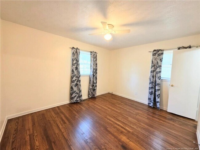 Building Photo - 5340 Docia Cir