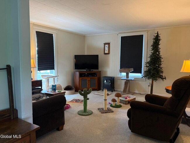 Building Photo - 172 Kingsboro Ave