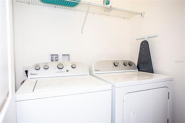 Building Photo - 2666 Rosemont Cir