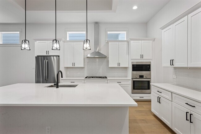 Building Photo - 1136 Adele St