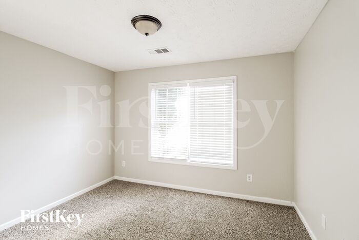 Building Photo - 95 Syracuse Ln